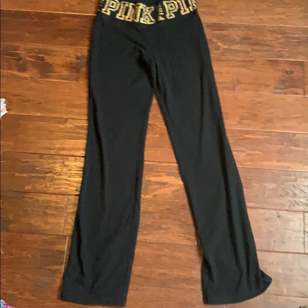 They are a pair of pink yoga pants